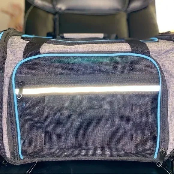Pet Carrier‎